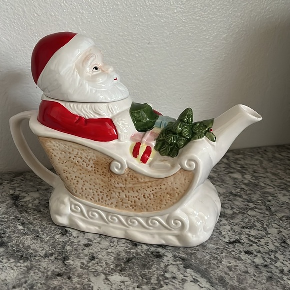 Decorative vintage Santa Clause Teapot - Picture 3 of 4